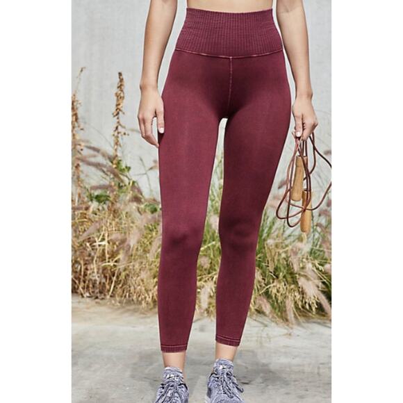 NWOT Free People Movement Good Karma 7/8 Leggings in Burgundy - Picture 1 of 7